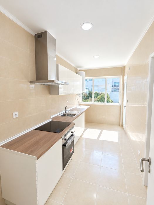 Arrendamento Apartamento T1, possibilidade de fazer um Qt dividido a sala Baixa da Banheira ao lado da estação de comboio s