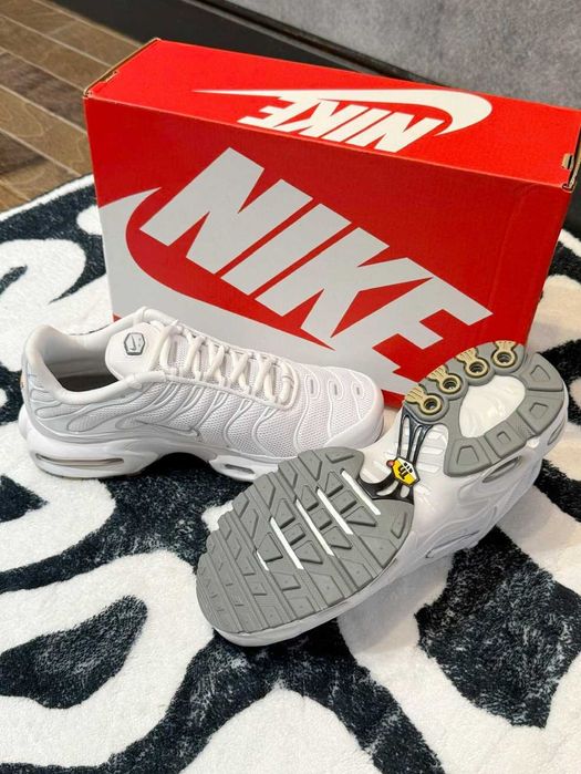 Buty sportowe Nike Air Max TN Plus White R.41