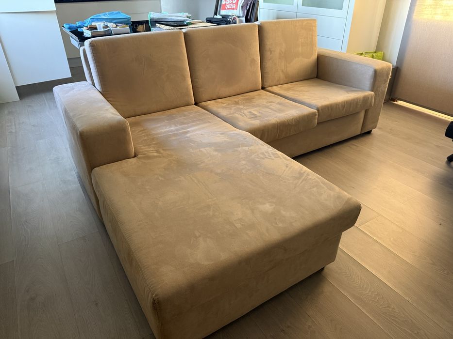 Sofá 3 lugares com chaise longue – bege