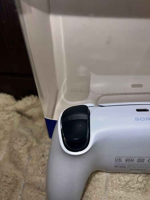 Продаю Оригинальный геймпад PS5 DualSense.