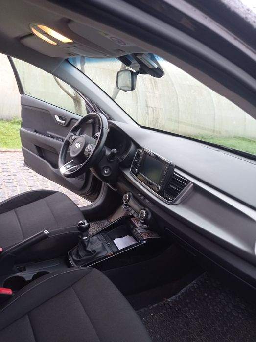 Kia Rio 1.2 a gasolina