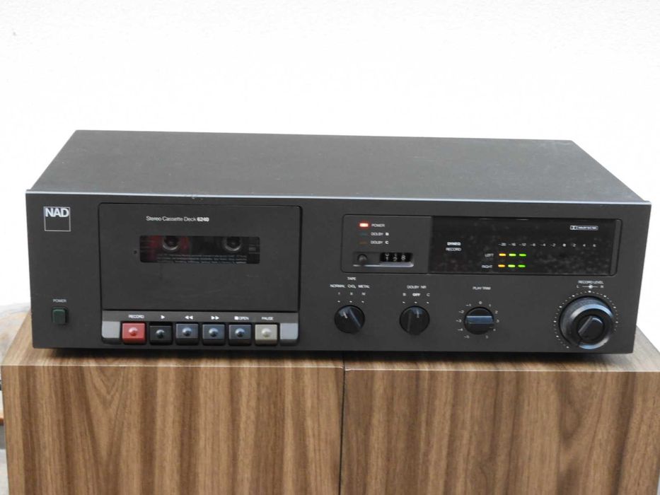 Magnetofon NAD 6240 część dużej wieży