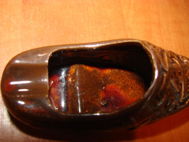 stary ceramiczny chodak-popielniczka z wiatrakiem B