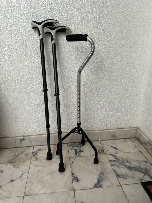 Par de Bengalas e bengala com três apoios