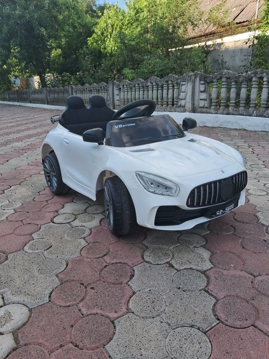 Електромобіль дитячий