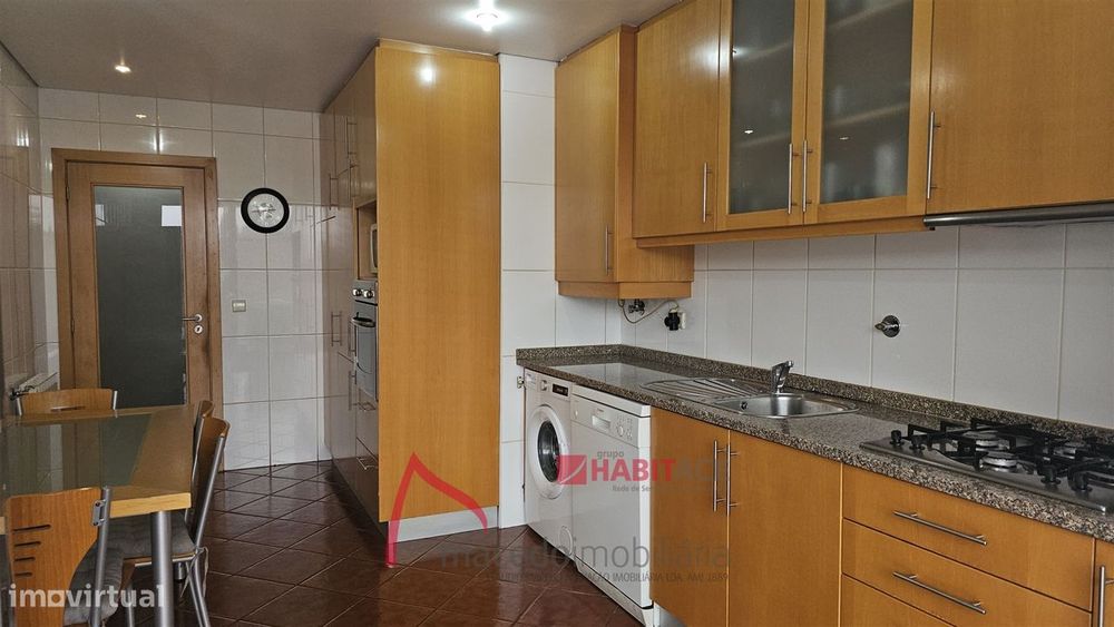 Apartamento T3 com 2 frentes e varandas em Ferreiros – Braga  O Seu Ap