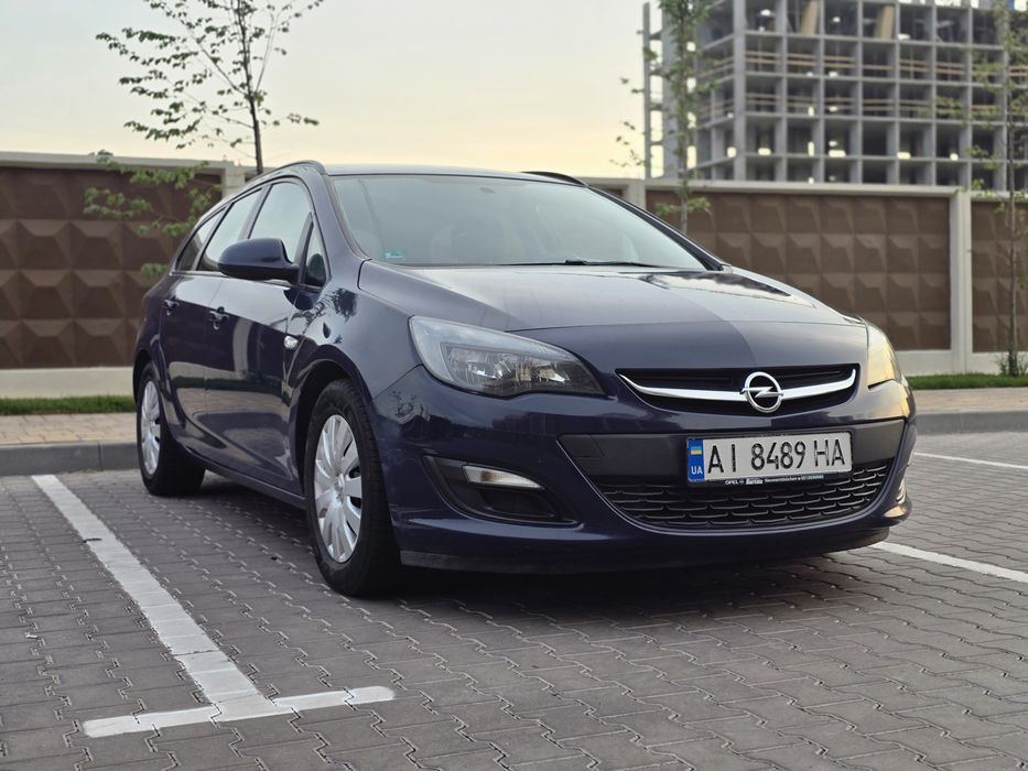 Opel Astra J  2013