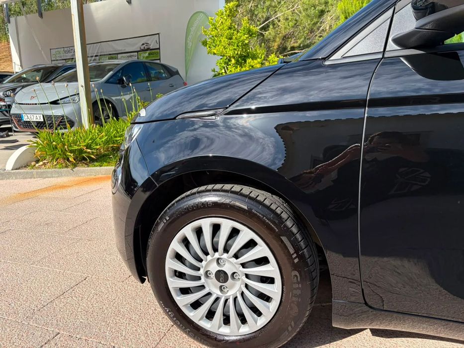 Fiat 500e518193763698626564