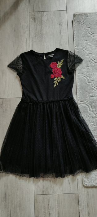 Czarna sukienka dziewczęca 152/158