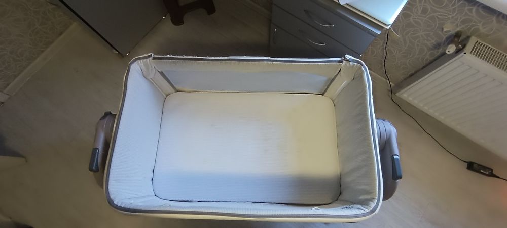 Продам кроватку до года