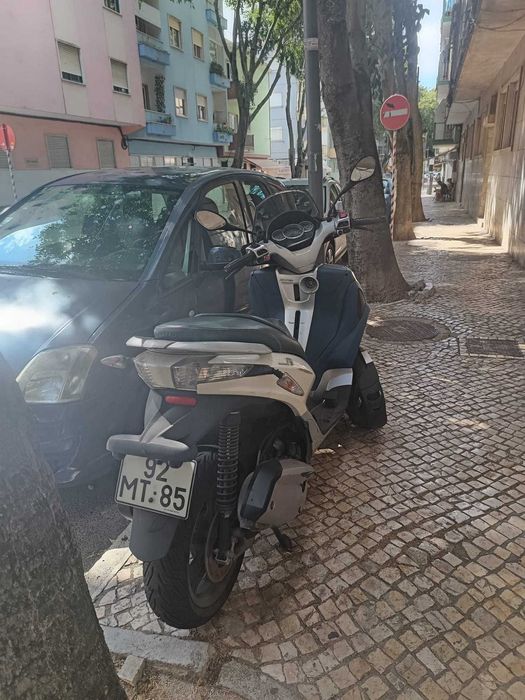 Mota Piaggio MP3 300cc