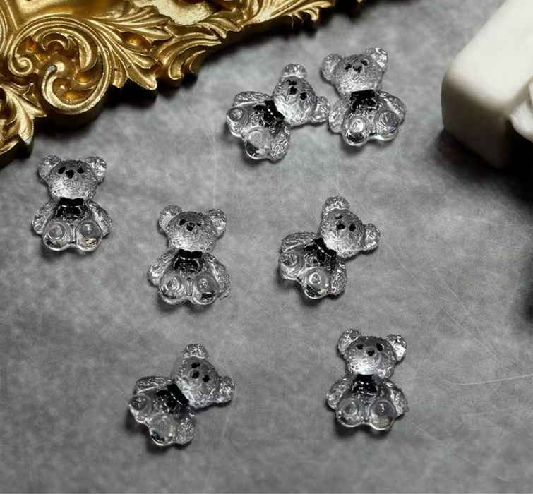 Прикраси на нігті