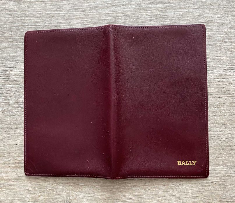 Кожаная обложка для документов Bally