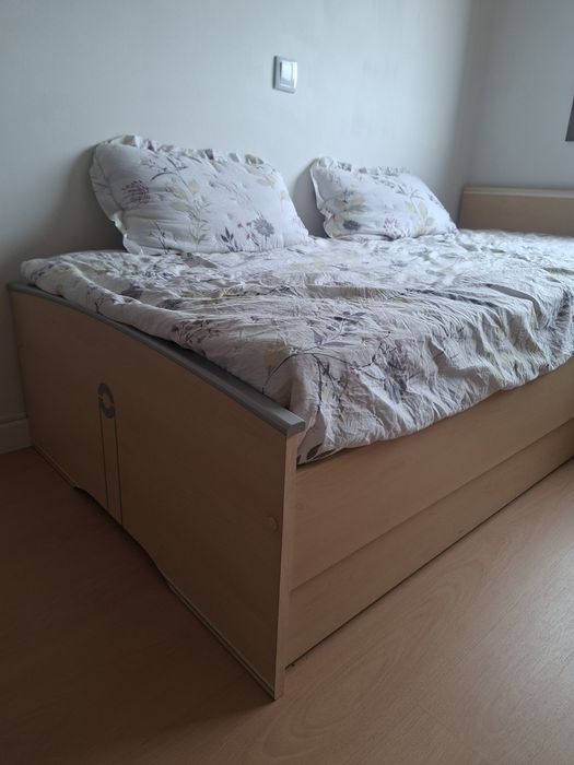 Cama como nova com arrumação