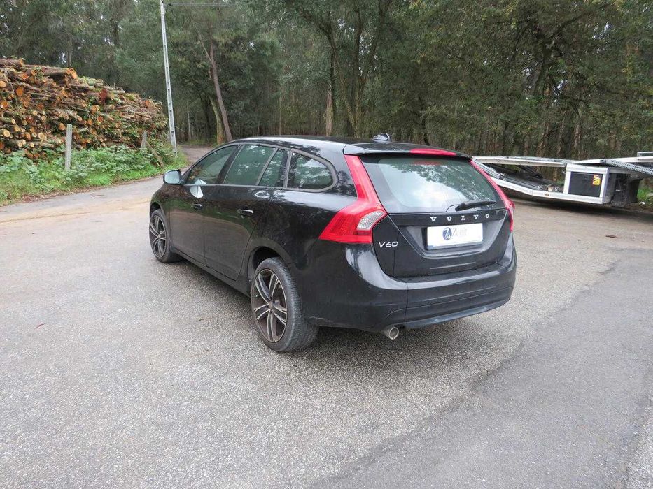 Volvo V60 2.0D de 2015 - Peças Usadas