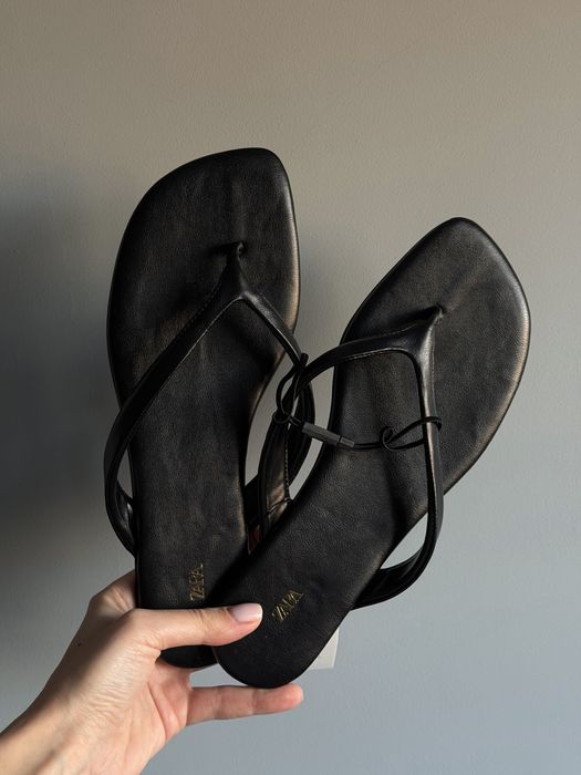 Вʼєтнамки Zara чорні