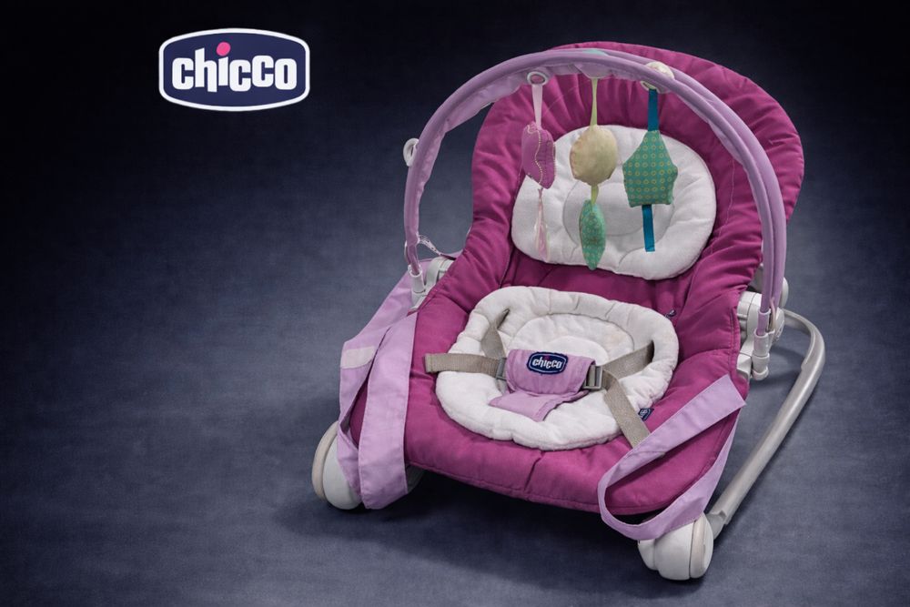 Espreguiçadeira Chicco Rosa Reclinável com Brinquedos