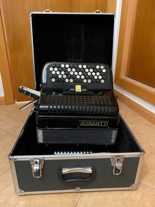Sonantti Accordion: Semi-new64739391177091121