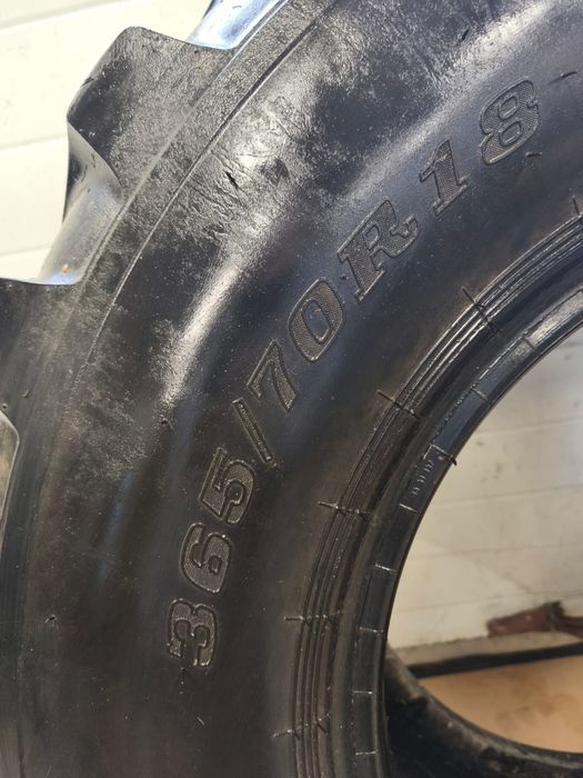 365/70R18 Dunlop SP T9