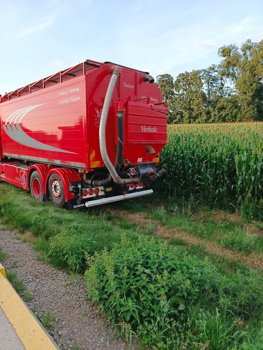 Scania   do zboża z dmuchawą odkurzaczem samozaładowcza