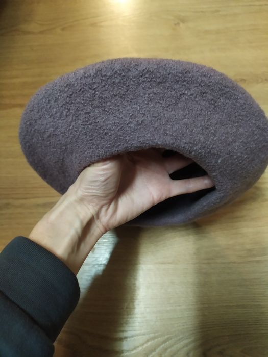 Берет - шапка жіночий