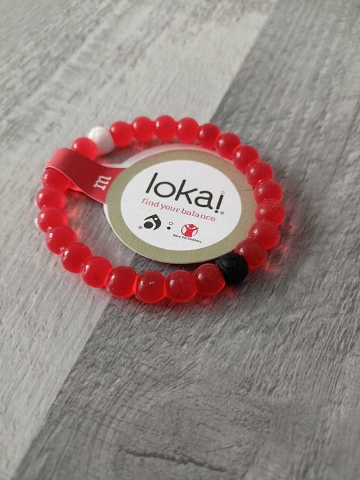Bransoletka Lokai czerwona bransoletka trendy symbolika