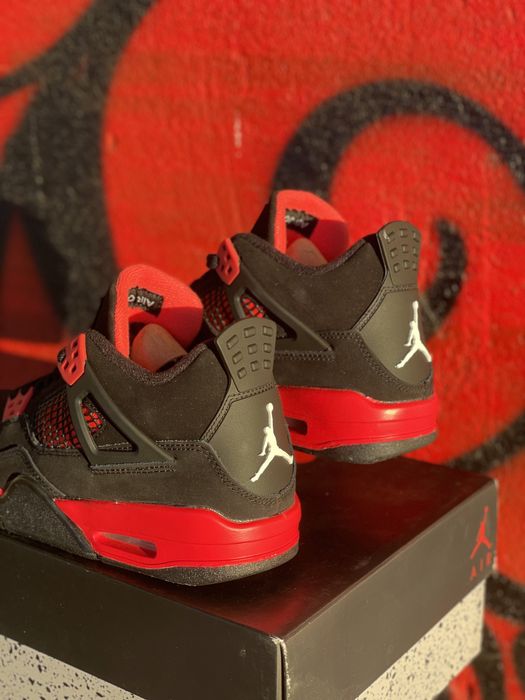 Air Jordan Retro 4 Red Thunder 2022