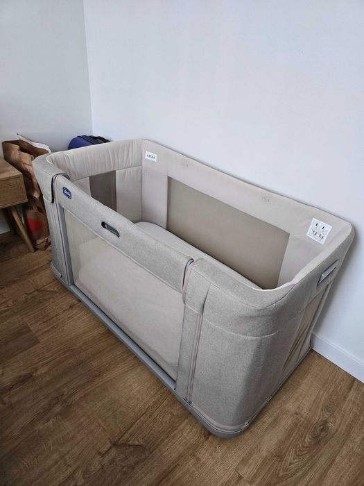 Chicco Next2Me Forever – łóżeczko 3w1 z funkcją dostawki + materac