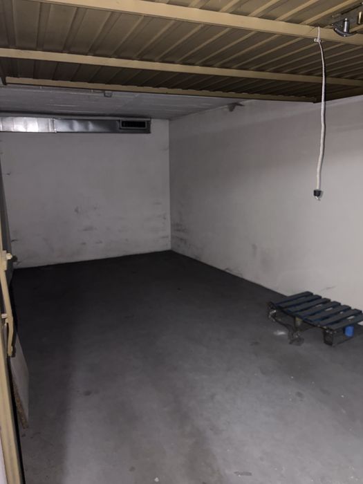 Garagem Fechada (debaixo da Clini Fatima/Pingo Doce )