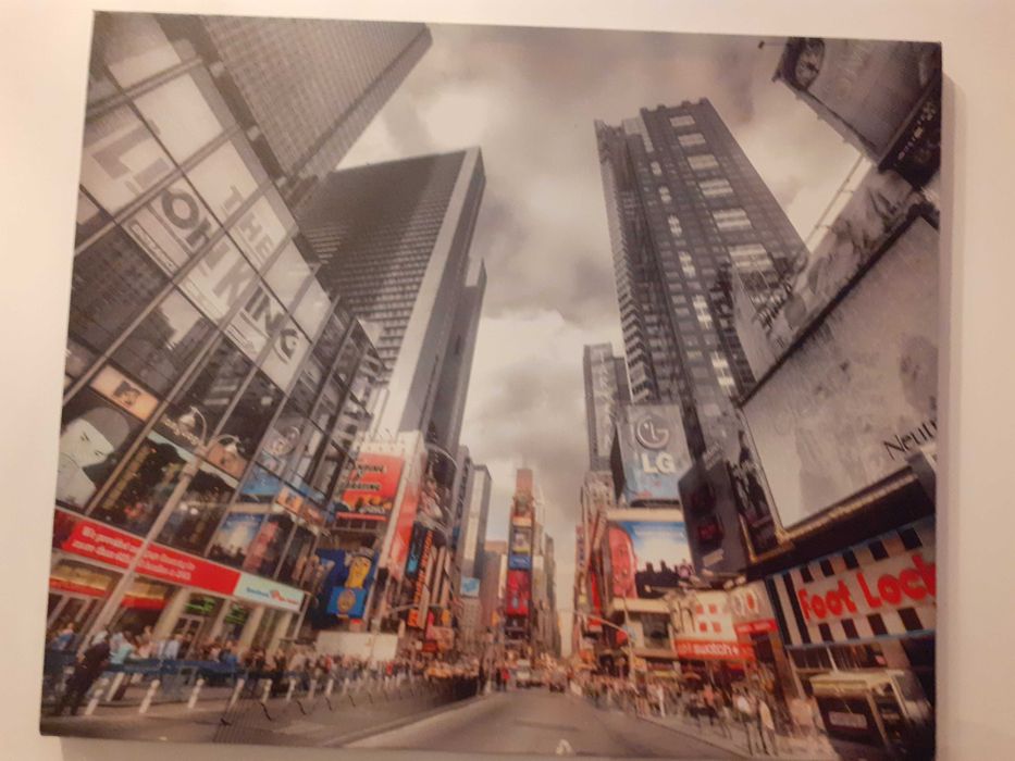 Quadros cinza/preto/vermelho