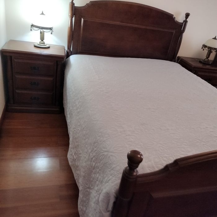 Mobília de quarto completa em  madeira  carvalho