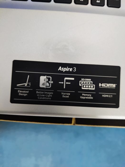 Vendo portátil Acer, Windows 11, 12 gb de RAM, memória SSD 500