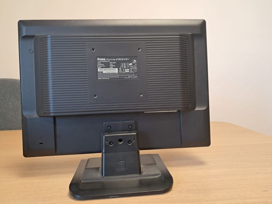 Monitor iiyama ok. 15''