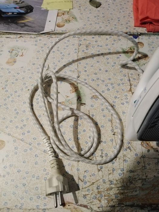 Vendo ferro basas a roupa bom estado