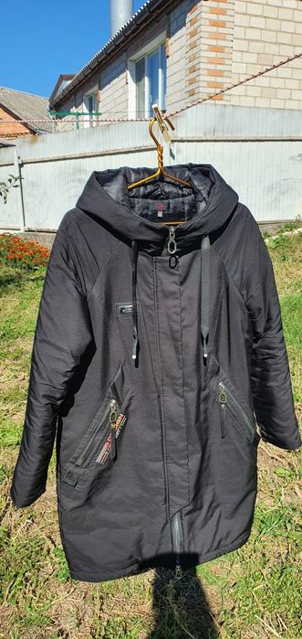 Зимове жіноче тепле пальто,б\у в хорошому стані,розмір 50-52
