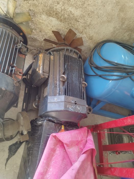 Sprzedam 2 silniki 45 kw