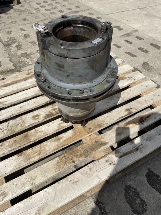 Reduktor obrotu sat 225/240 koparka liebherr a311