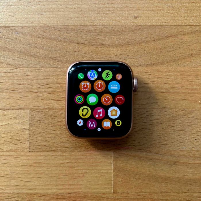Smartwatch Apple Watch SE 40mm + 2 paski + kabel