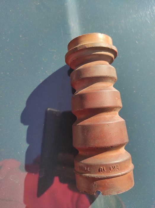 Відбійник заднього амортизатора VW Passat B4