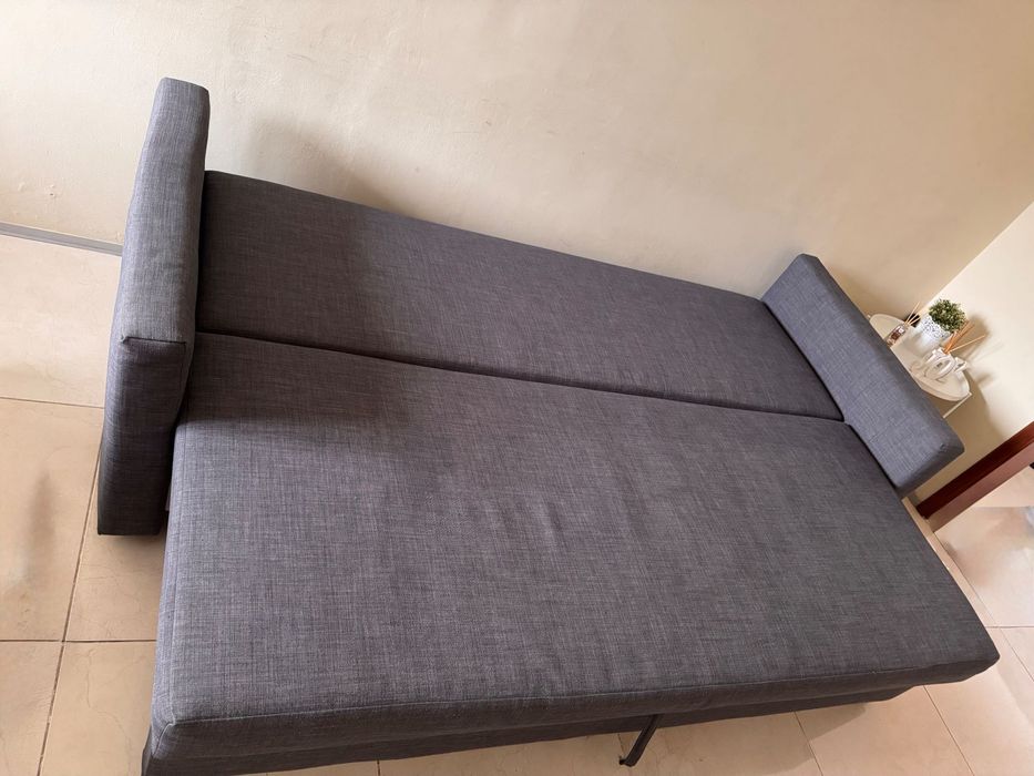 Sofa cama com arrumação
