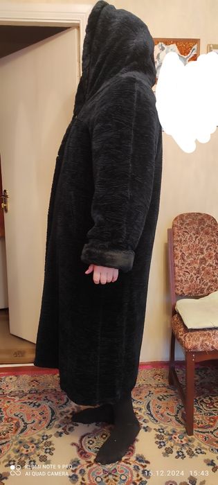 Шуба жіноча доросла 52рРукав 78см заворот 5см, довжина 1,28м , в грудя