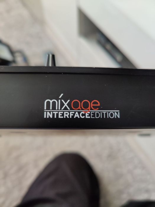 Професійний DJ Reloop Mixage Interface Edition USB MIDI controller