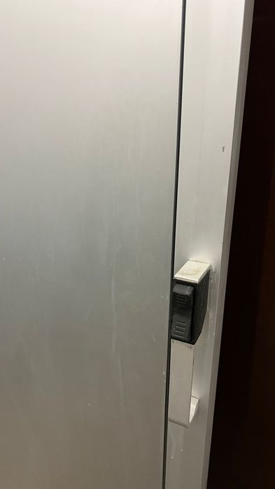 Porta de correr usada.