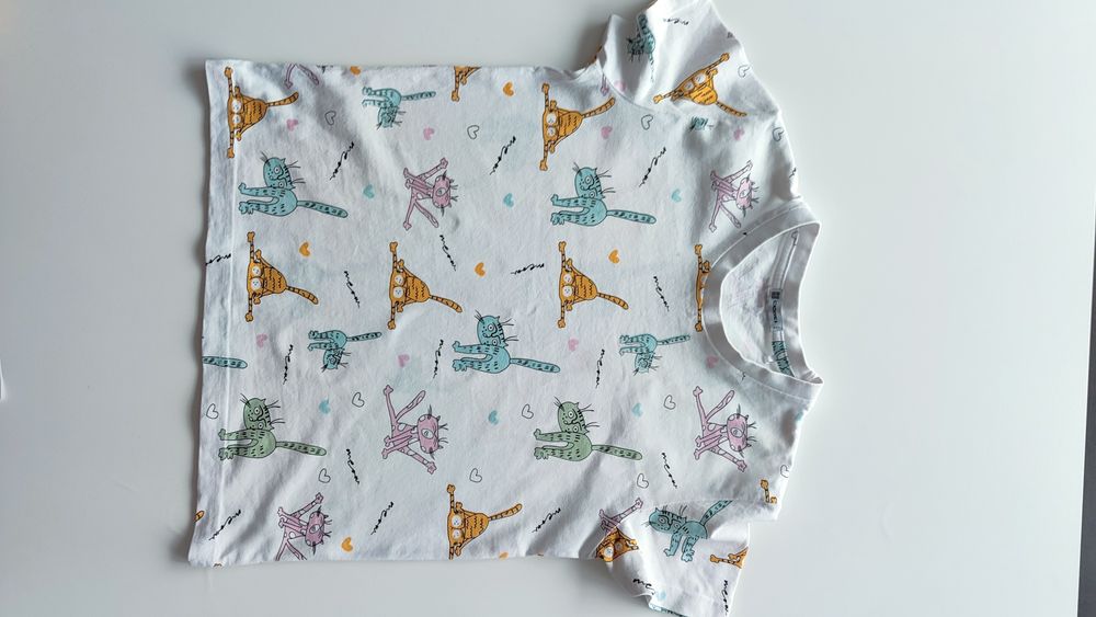 Biała koszulka koty 134 Szachownica, t-shirt, bluzka z kotami