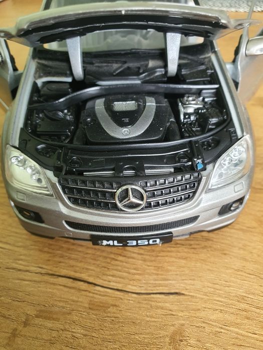 Welly Mercedes ML164 1:18 piękny