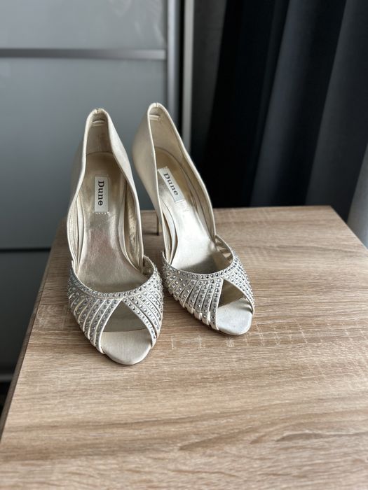 Святкові весільні туфлі босоніжки на весілля для нареченої дружки 39 р