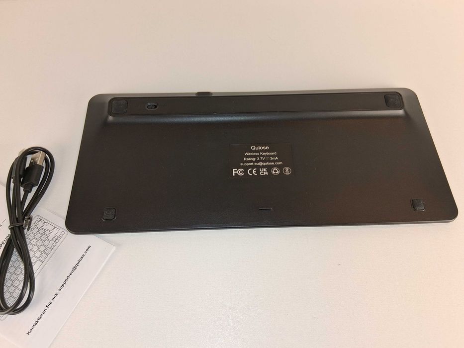 Y075 Klawiatura Bezprzewodowa Qulose QUIJPEU0001 MiniKompaktowa Czarna