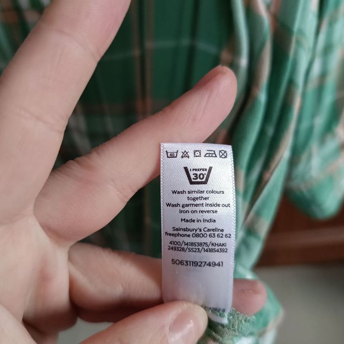 Жіноча сорочка в клітинку
