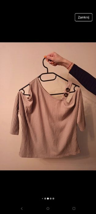 Stylowy sweterek z odkrytym ramieniem M River Island