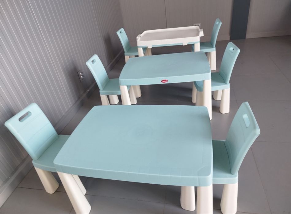 Столик пластиковий дитячий, столик Долоні з кріселком